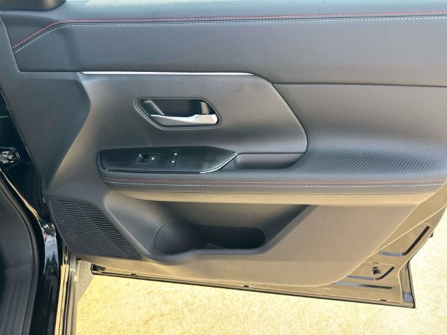 2027 Nissan Kicks SR