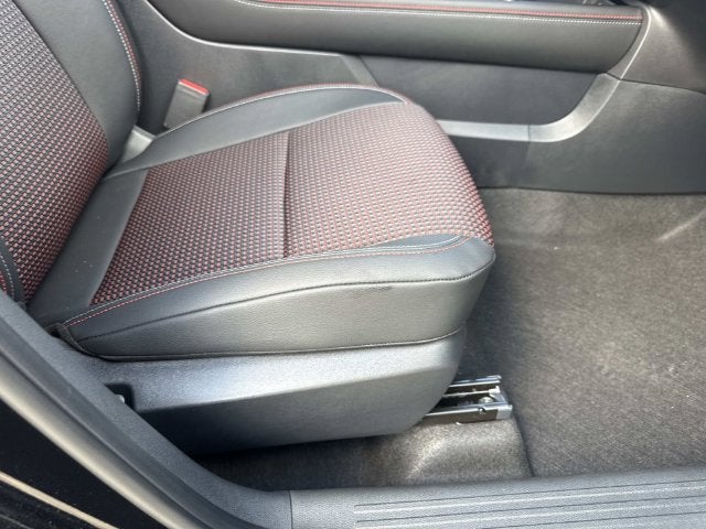 2027 Nissan Kicks SR