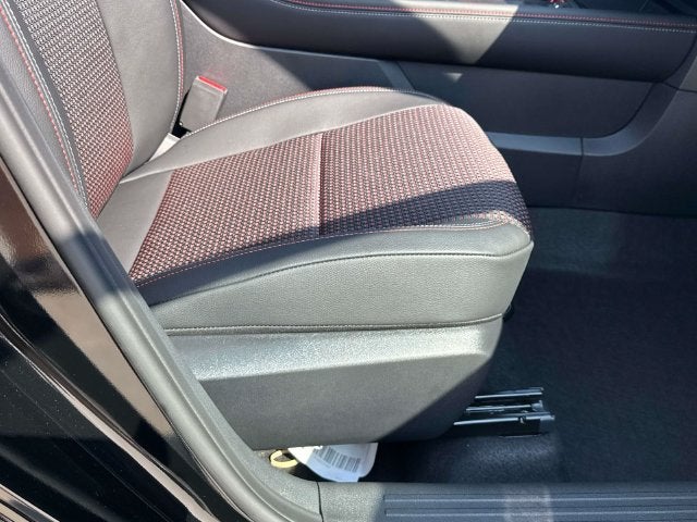 2027 Nissan Kicks SR