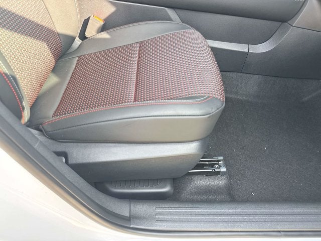 2027 Nissan Kicks SR