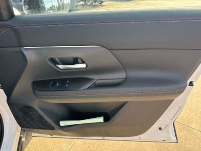 2027 Nissan Kicks SR