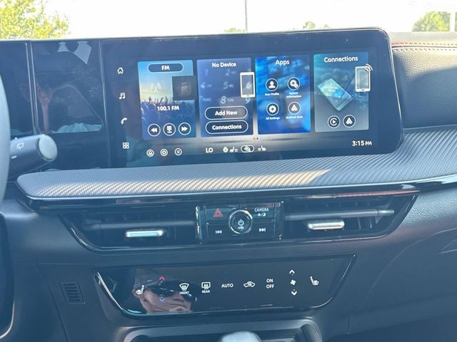 2027 Nissan Kicks SR