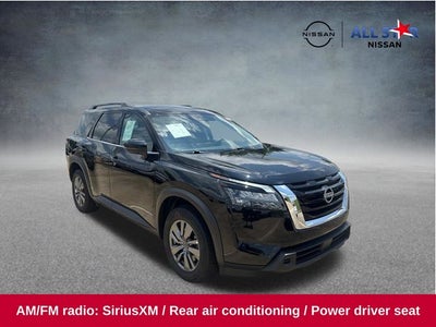 2025 Nissan Pathfinder SV