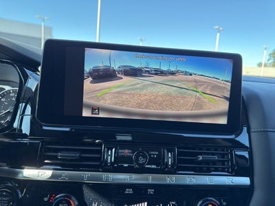 2026 Nissan Pathfinder SV