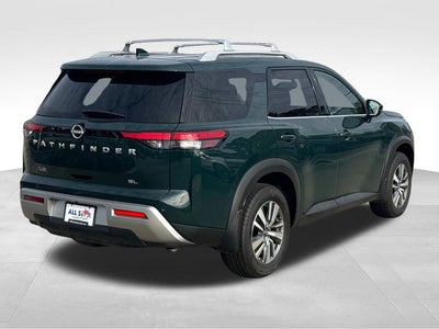 2025 Nissan Pathfinder SL