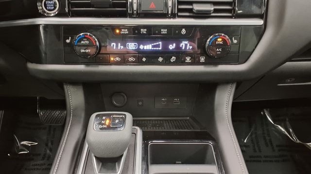 2024 Nissan Pathfinder SL