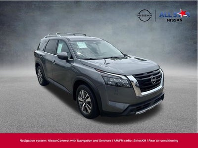 2025 Nissan Pathfinder SL