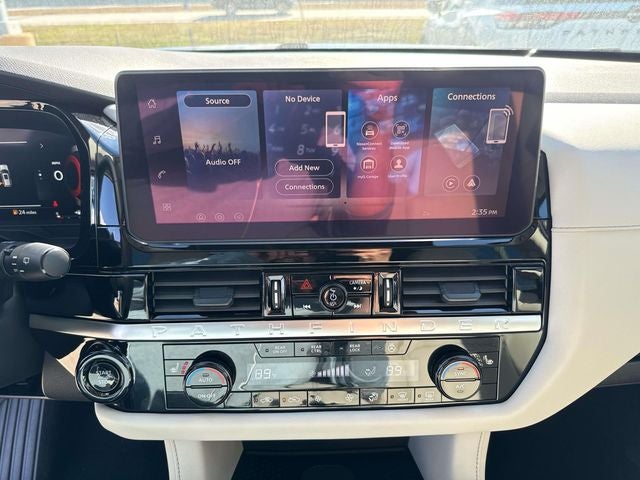 2026 Nissan Pathfinder SL