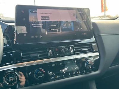 2026 Nissan Pathfinder SL