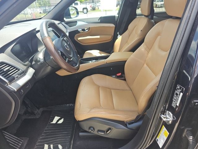 2017 Volvo XC90 T6 Momentum