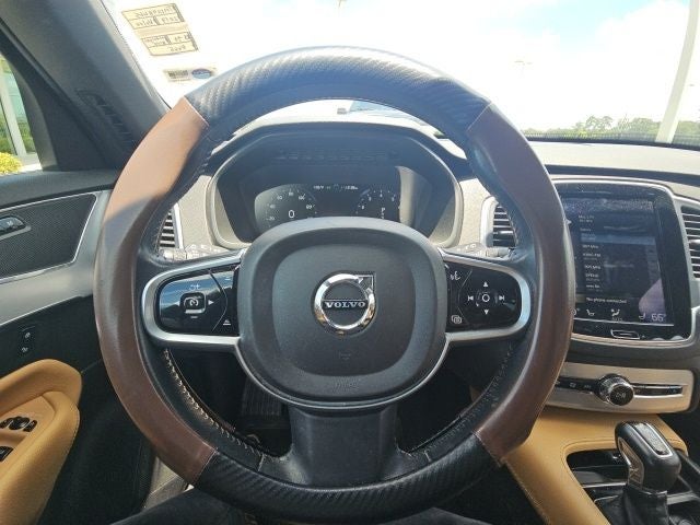 2017 Volvo XC90 T6 Momentum