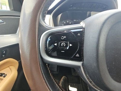 2017 Volvo XC90 T6 Momentum