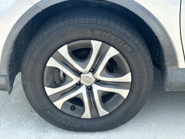 2017 Toyota RAV4 LE