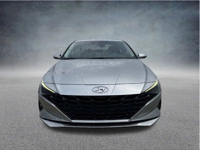 2022 Hyundai Elantra SE