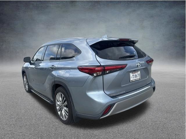 2021 Toyota Highlander Hybrid Platinum