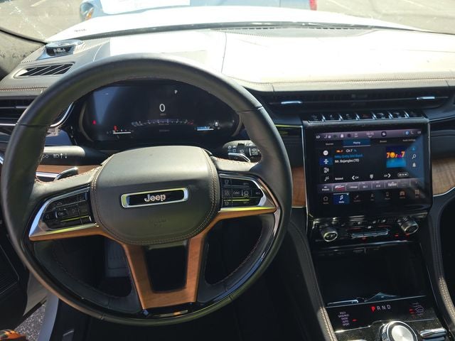 2022 Jeep Grand Cherokee Summit