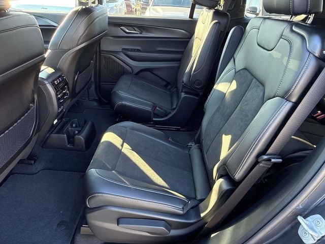 2025 Jeep Grand Cherokee L Altitude X 4x2