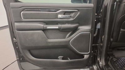 2020 RAM 1500 Laramie Crew Cab 4x4 5'7' Box