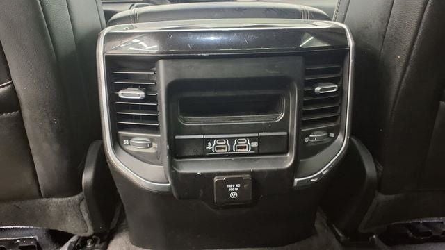 2020 RAM 1500 Laramie Crew Cab 4x4 5'7' Box