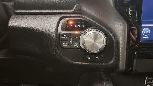 2020 RAM 1500 Laramie Crew Cab 4x4 5'7' Box