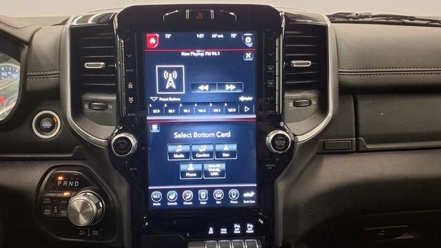 2020 RAM 1500 Laramie Crew Cab 4x4 5'7' Box