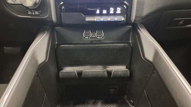 2020 RAM 1500 Laramie Crew Cab 4x4 5'7' Box