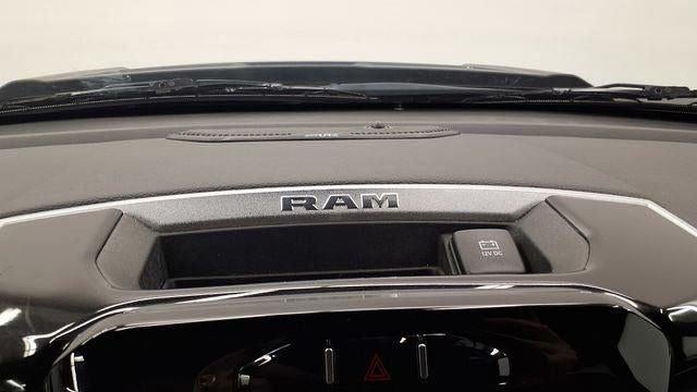 2020 RAM 1500 Laramie Crew Cab 4x4 5'7' Box