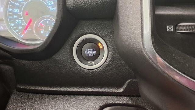 2020 RAM 1500 Laramie Crew Cab 4x4 5'7' Box