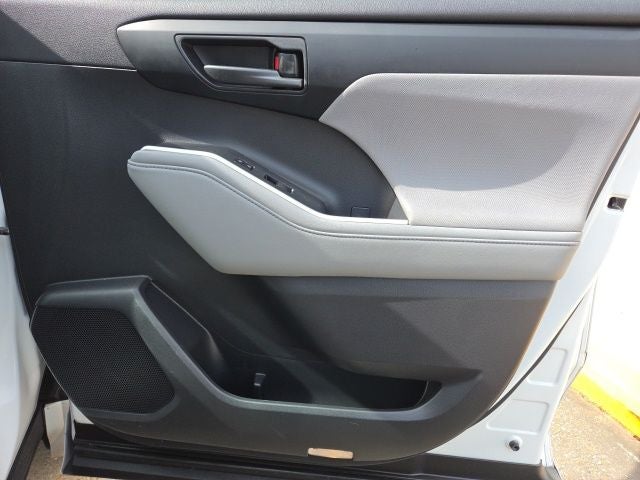 2020 Toyota Highlander LE