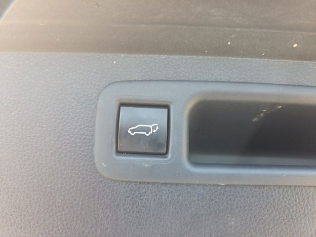 2020 Toyota Highlander LE