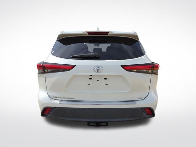 2020 Toyota Highlander LE
