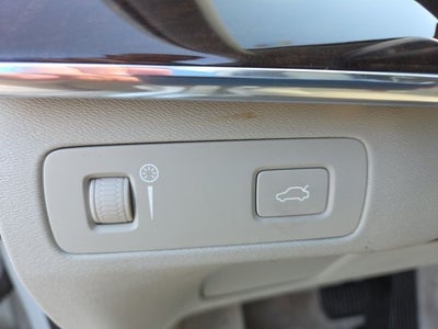 2016 Volvo XC90 T6 Momentum