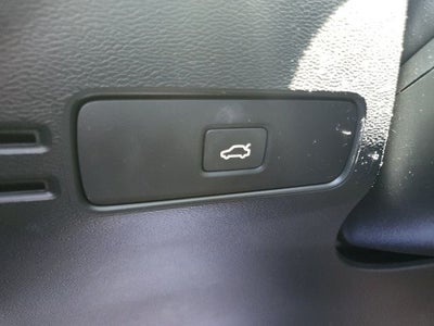 2023 Volvo XC40 B4 Plus Dark Theme