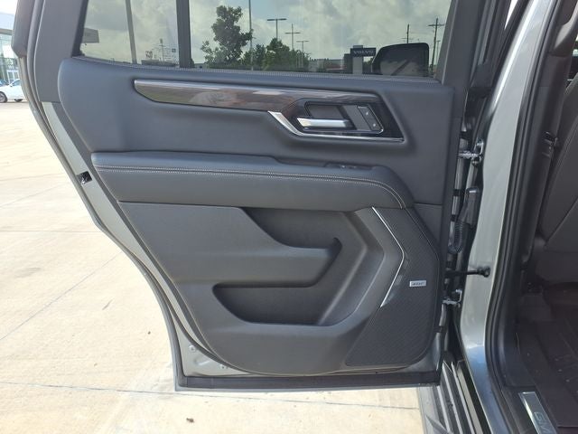 2025 GMC Yukon Elevation