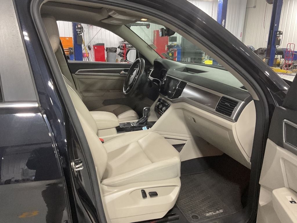 2019 Volkswagen Atlas 3.6L V6 SEL R-Line R-Line