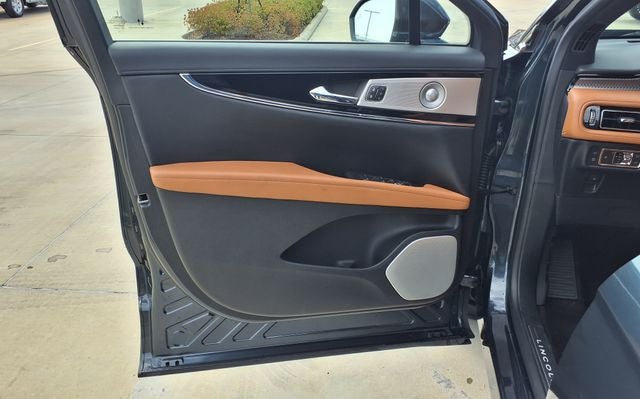 2022 Lincoln Nautilus Black Label