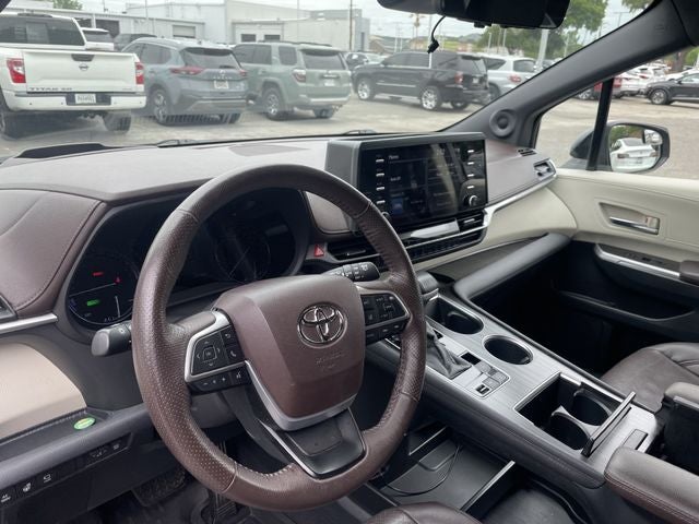 2021 Toyota Sienna Platinum 7 Passenger