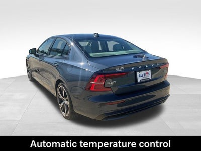 2023 Volvo S60 B5 Plus Dark Theme