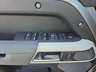 2023 Land Rover Defender 110 SE