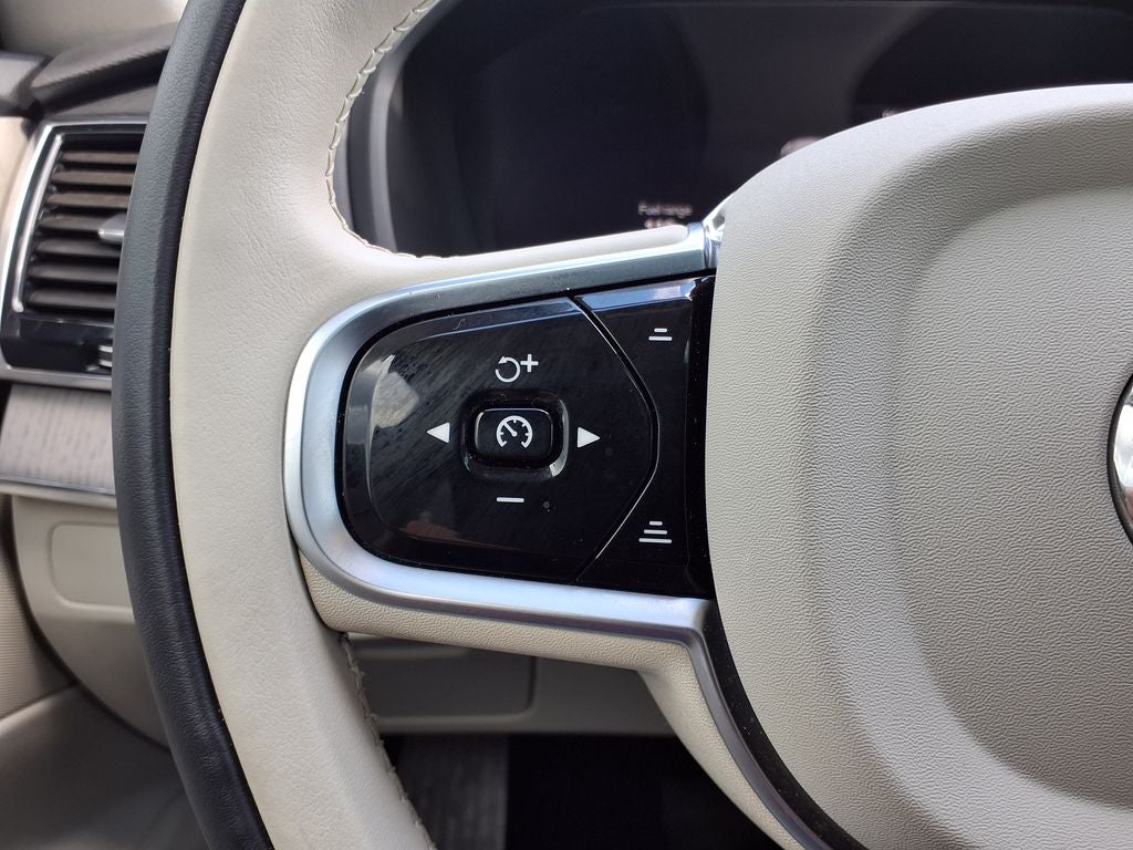2025 Volvo XC90 B6 Plus 6-Seater