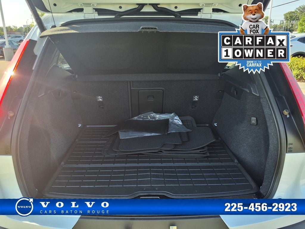 2023 Volvo XC40 B4 Plus Bright Theme