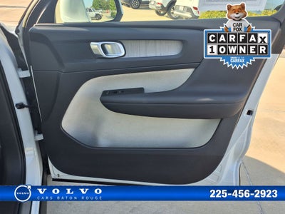 2023 Volvo XC40 B4 Plus Bright Theme
