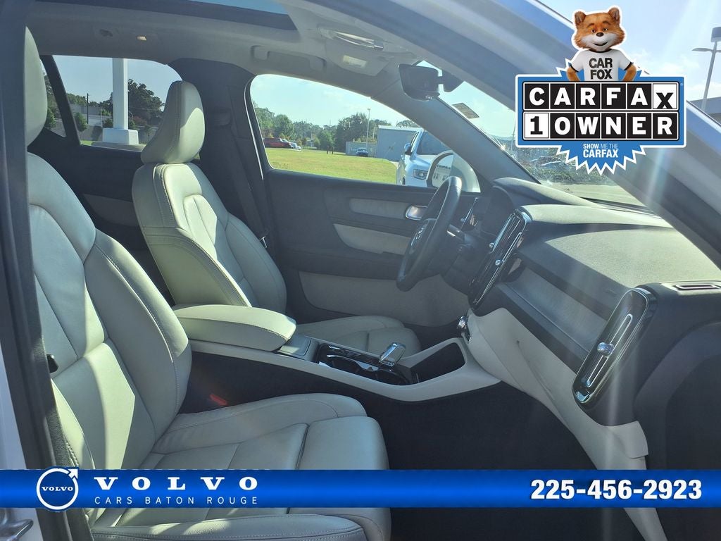 2023 Volvo XC40 B4 Plus Bright Theme
