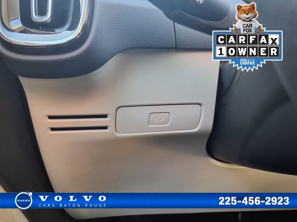 2023 Volvo XC40 B4 Plus Bright Theme