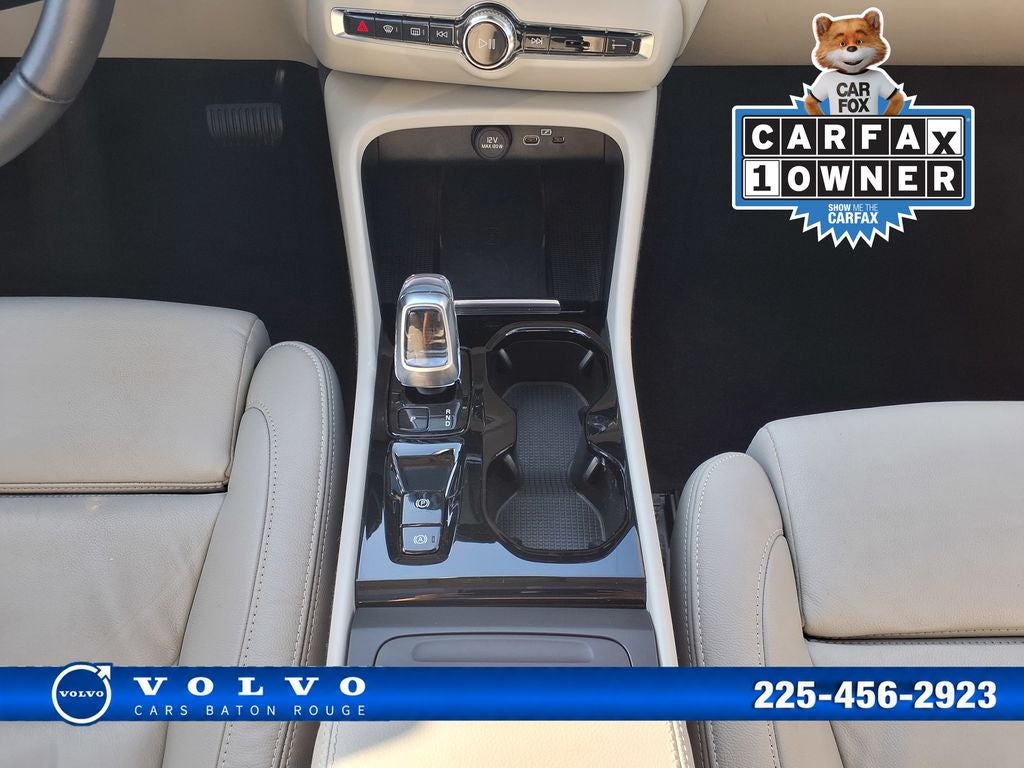 2023 Volvo XC40 B4 Plus Bright Theme
