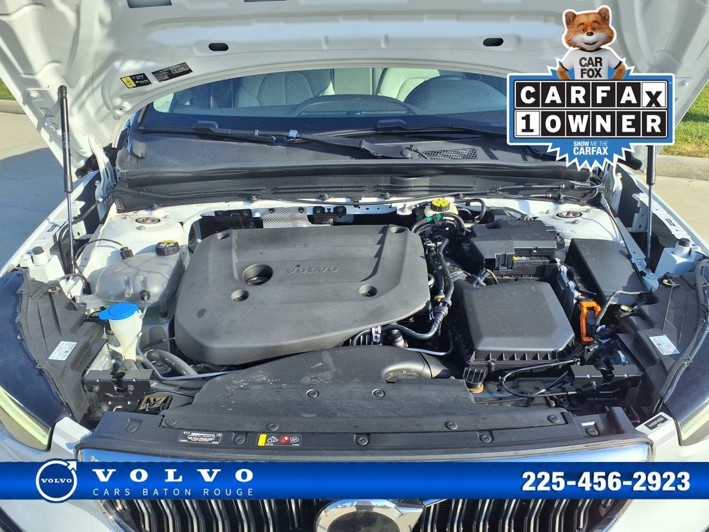 2023 Volvo XC40 B4 Plus Bright Theme