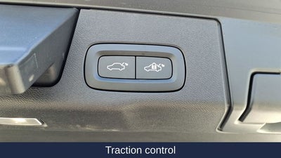 2023 Volvo XC60 B5 Ultimate Bright Theme