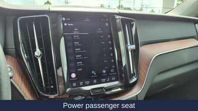 2023 Volvo XC60 B5 Ultimate Bright Theme