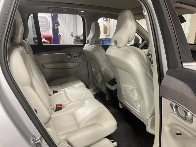 2023 Volvo XC90 B5 Plus