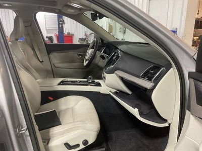 2023 Volvo XC90 B5 Plus